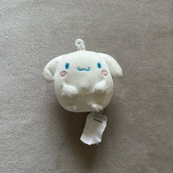 Miniso Sanrio Cinnamoroll Plush Keychain - Picture 3 of 7